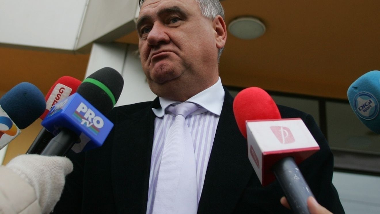 Chivorchian îi ia apărarea lui Contra:** "Dacă el crede că mai poate să joace, nu văd de ce n-ar face-o!"