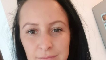EXCLUSIV | „Când i-am arătat cartonașul, a înnebunit!”. Femeia arbitru bătută în Vâlcea face declarații șocante. „Am probleme mari cu maxilarul, abia mănânc”