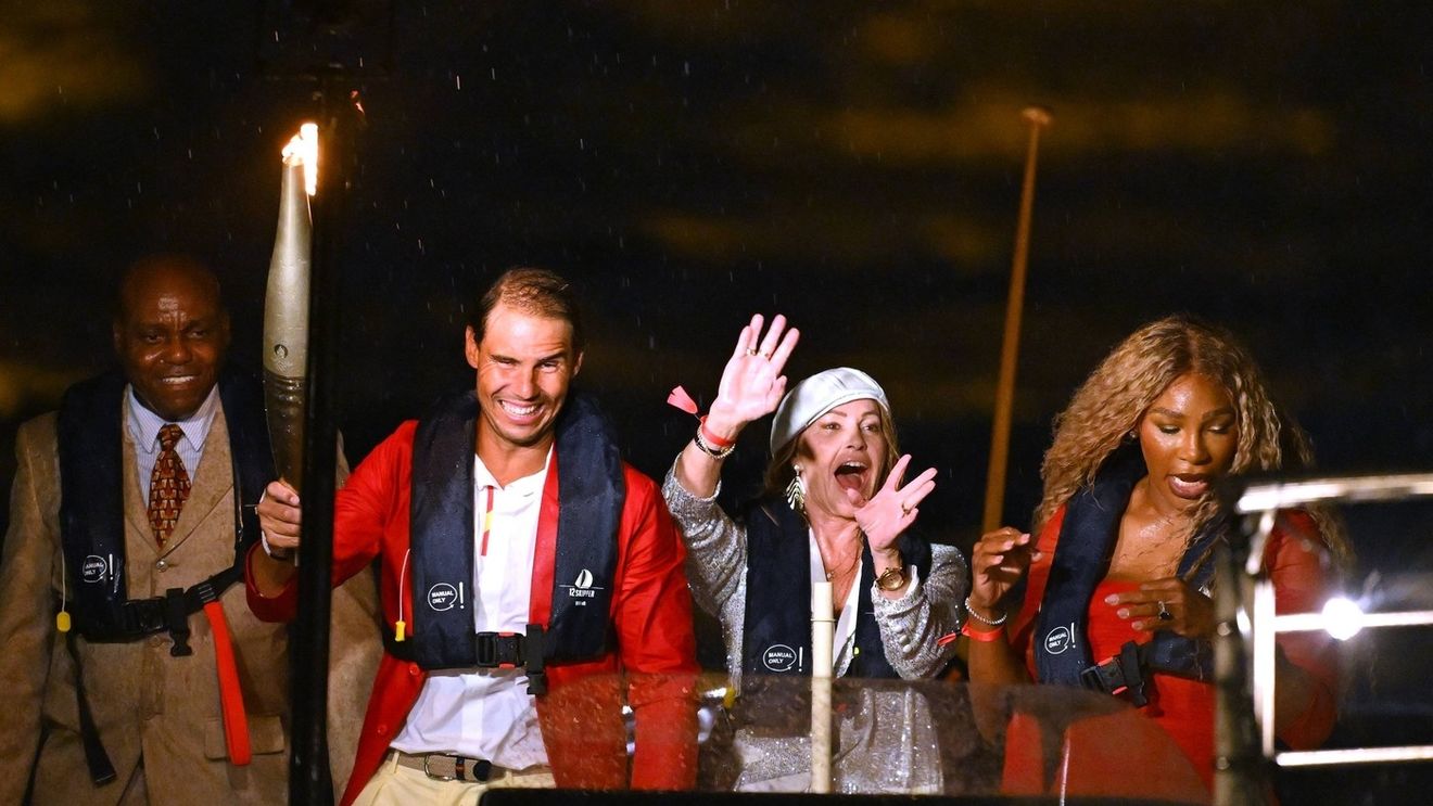 Nu doar Nadia Comăneci a atras toate privirile la ceremonia de deschidere a Jocurilor Olimpice din Paris. Cum a arătat Celine Dion, celebra cântăreață care la 56 de ani suferă de o boală incurabilă, în primul concert după 2 ani