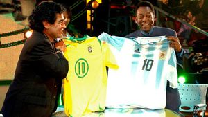 Maradona: "Neymar e prost crescut, la fel ca Pele!"** Răspunsul lui Pele l-a lăsat cu gura căscată pe "Butoiaș" :)