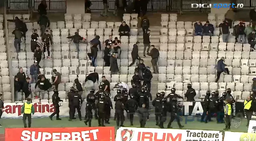 Incidente între suporteri, la pauza meciului ”U” Cluj - Petrolul! Jandarmeria a intervenit în forță