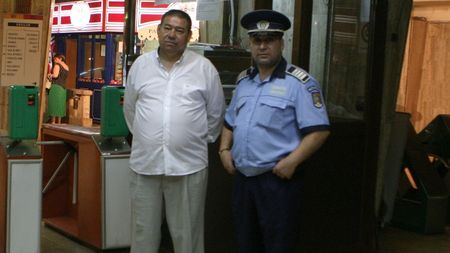 Simion aruncă mănușa!