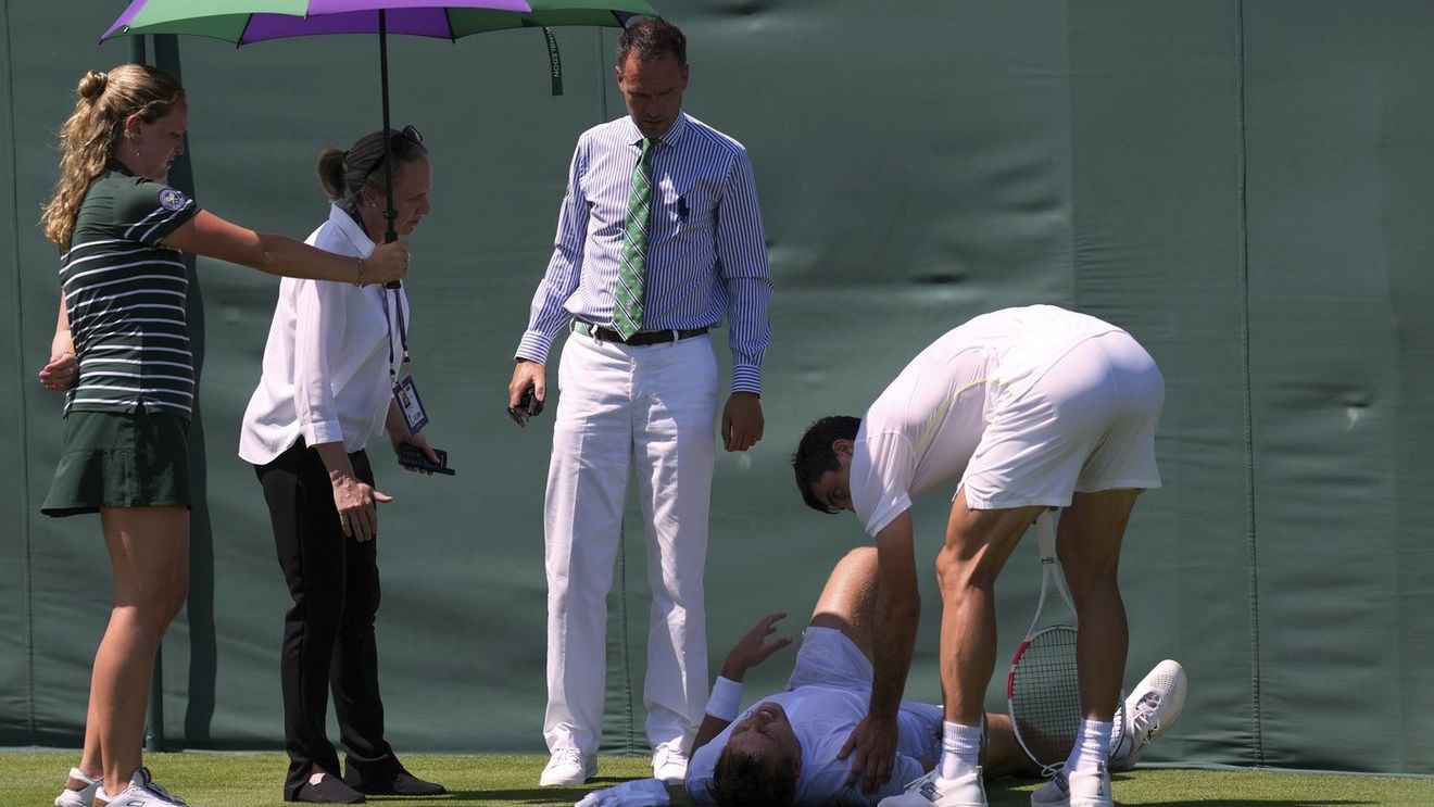 S-a prăbuşit în agonie. A abandonat de la Wimbledon jucătorul finanțat de Djokovic