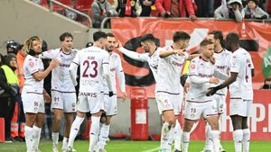 Reacția lui Dan Șucu și a oficialilor Rapidului imediat după golul de 2-1 marcat de Burmaz! Cum a fost surprins patronul giuleștenilor