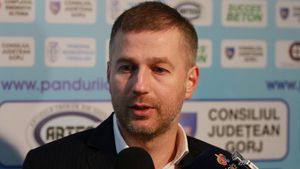 Edi Iordănescu: "În câteva zile, am bătut Dinamo și Steaua. Îmi felicit jucătorii că au crezut în ei"