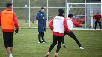 FOTO | Claudiu Niculescu a început treaba la CSM Slatina! Antrenorul a condus prima ședință de pregătire