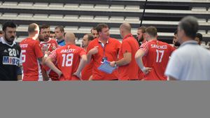 Favoriții au pornit tare în play-off! Dinamo București și-a revenit după o lună slabă, Potaissa Turda nu glumește, iar CSM București a fost pusă în dificultate o echipă a HC Vaslui, care nu a "driblat" handbalul în acest sezon