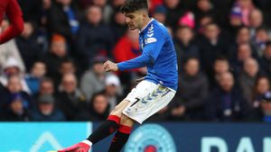 Ianis Hagi e pus în gardă de un coleg, după debutul la Glasgow Rangers: "Încă nu și-a dezvoltat caracterul! Să stea la rând dacă vrea să execute loviturile libere!"