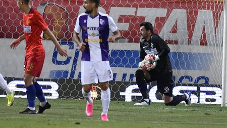 Cătălin Straton a făcut o reverență în fața fanilor dinamoviști, îmbrăcat în tricoul FCSB. „Am dus bani acasă, familiei mele, pe spatele lor”