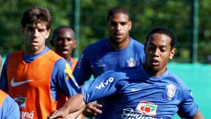 VIDEO BRAZILIAN!** Show total oferit de Ronaldinho și Juninho Pernambucano, la antrenamente