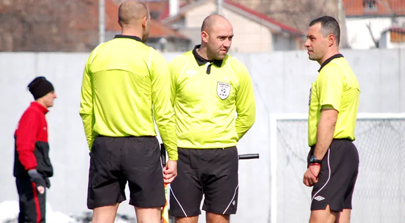Brigada de arbitri** se prezintă direct la meci