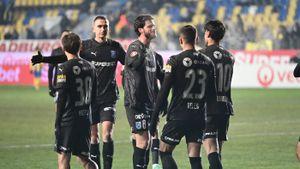 Unirea Slobozia - Universitatea Craiova 0-3, în etapa 28 din Superliga. Echipa lui Coelho are un avans de 4 puncte față de Dinamo și Rapid