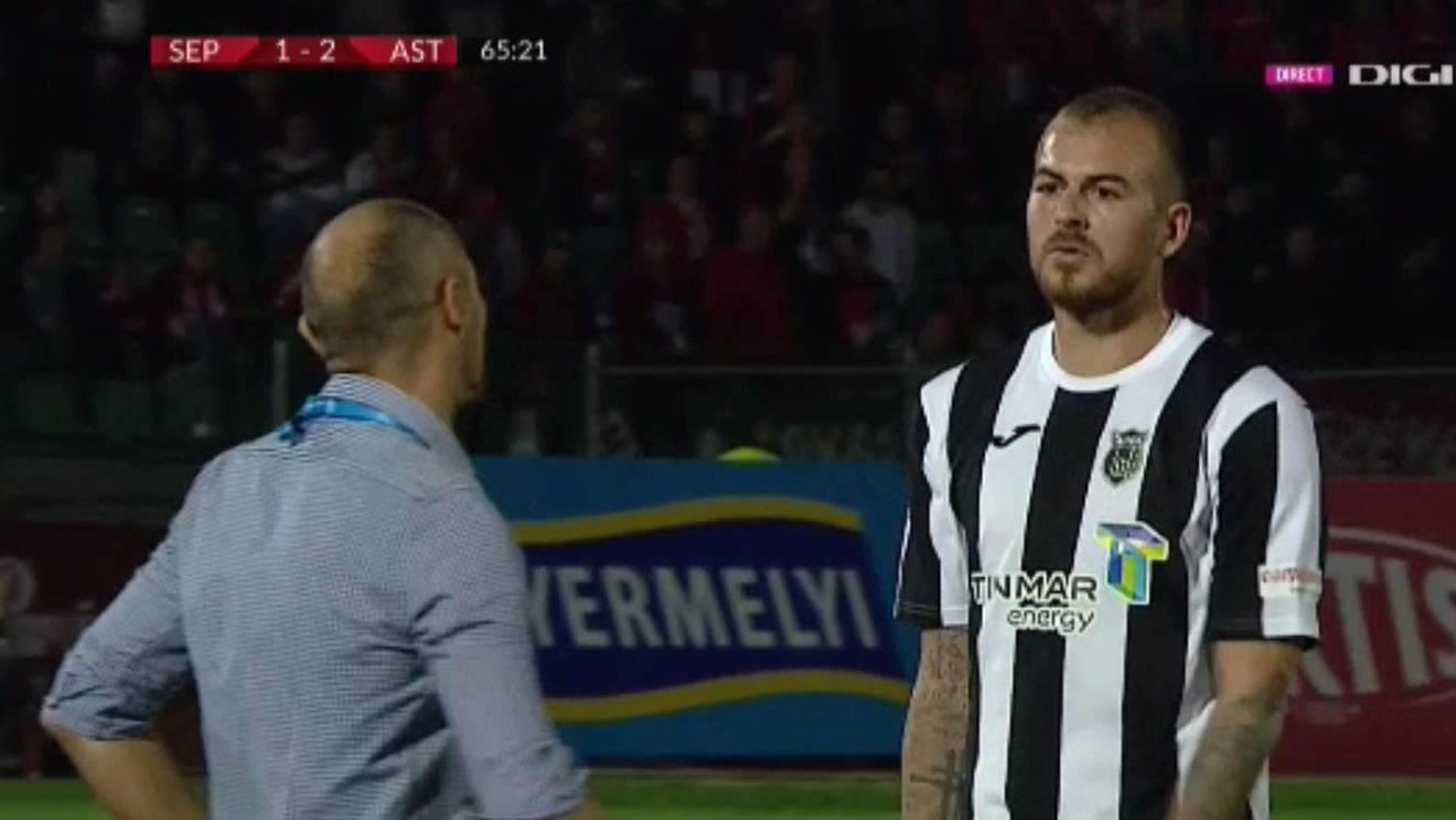 "De ce m-ai scos!? P..a mea!" Alibec i-a cerut socoteală lui Bogdan Andone în momentul schimbării: reacția antrenorului