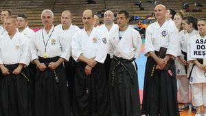 Ieșenii au dominat finalele Campionatului Național de Karate Tradițional