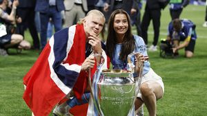 „Vor fi mai mari decât David şi Victoria Beckham”. Erling Haaland şi iubita lui sunt considerați noul power couple al planetei