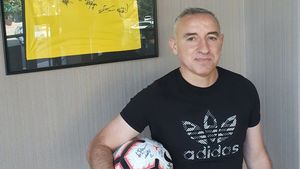 „Florin Marin a fost coșmarul carierei mele. S-a comportat foarte urât”. Mijlocașul care a înscris pentru Ceahlăul în Liga 1 de la 60 de metri nu-l uită pe antrenorul zbir: „Arătam ca niște roboți. Abia mai puteam duce furculița la gură” | FOTO&VIDEO EXCLUSIV