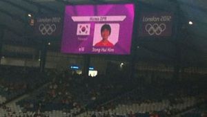 S-au făcut deja de râs!** Greșeală impardonabilă a organizatorilor cu o zi înaintea debutului JO! Fotbalistele Coreei de Nord nu au mai vrut să intre pe teren