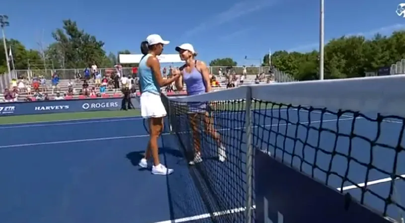 Moment rar întâlnit la finalul meciului Simona Halep - Shuai Zhang de la Toronto! Cum s-au salutat cele două la fileu | VIDEO