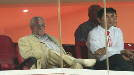 Dragomir: "Derby-ul m-a dezamăgit!"** Ce zice despre torțele aruncate de jucători în peluză