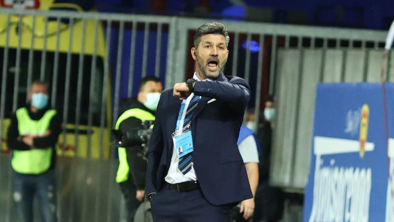Motivele pentru care Marinos Ouzounidis a fost dat afară de la Universitatea Craiova! Eşecul din Albania a fost picătura care a umplut paharul | EXCLUSIV