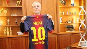 FOTO Gerd Muller a primit cadoul trimis de Messi după ce starul Barcei i-a doborât recordul!** Cum a reacționat
