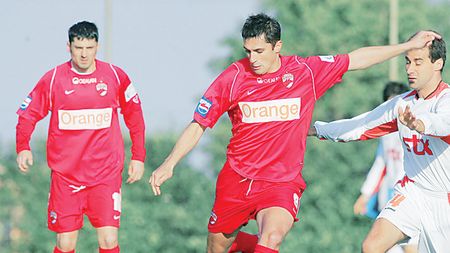 "Câinii" l-au ratat pe "Clau-gol"