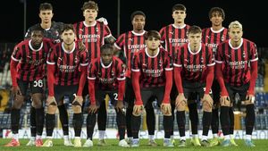 Dan Şucu negociază transferul fotbalistului de la AC Milan care a refuzat naționala României pentru a juca în cea a Italiei