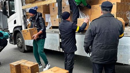 Un fost fotbalist din Liga 1, în sprijinul victimelor războiului din Ucraina! Cum a pus umărul la treabă în Kiev | FOTO