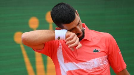 Novak Djokovic, distrus după înfrângerea şoc de la Monte Carlo: „Îmi pare rău pentru cei care au fost martori la asta”