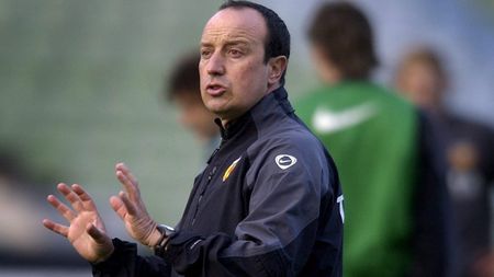 Benitez: "Arbitrii să fie vigilenți cu Drogba"