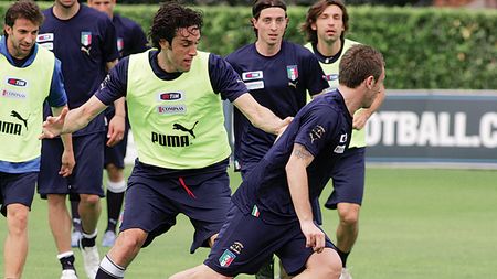 Toni și Montolivo îl vor înfrunta în premieră pe Mutu