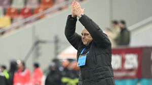 Fanii Rapidului au intrat peste jurnaliști la conferința lui Șumudică, după derby-ul cu FCSB. Ce s-a întâmplat la finalul discursului antrenorului
