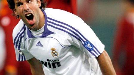 Atenție români: "Van Nistelrooy e un trișor"