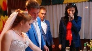 Au vrut să arate cât de mult iubesc sportul, dar s-au făcut de râs. FOTO - Cum a arătat tortul miresei