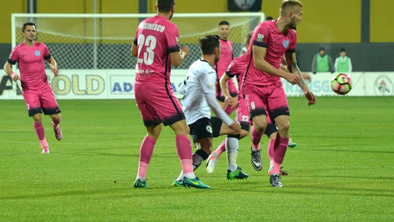 Prunea le dă ultimatum jucătorilor: "Cine nu rezistă presiunii e liber să plece". Există și vești bune la Iași: Țigănașu nu are ruptură 