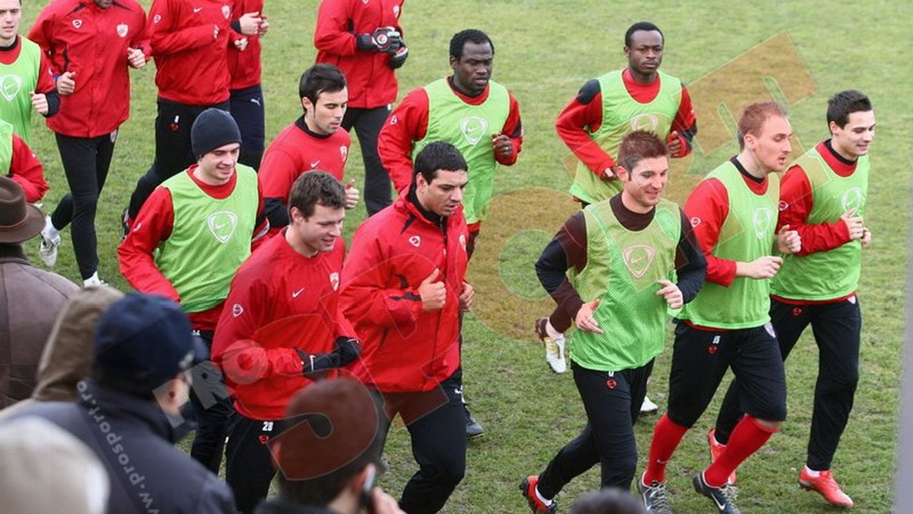 Mărgăritescu sau N'Doye?** "Știu că am concurență pe post! Mereu am avut!"