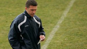 Panică în Gruia** Minteuan e alertat că Poli a marcat 14 goluri din faze fixe