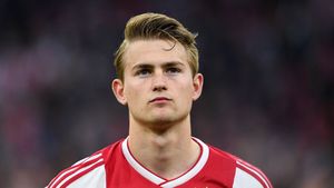 "Îți stă bine în albastru!" De Ligt ia tot caimacul din lume. După Barcelona și PSG, a apărut o nouă echipă pe fir | FOTO 