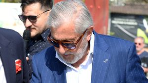 Ilie Năstase îl face praf pe Nicuşor Dan. E de partea lui Gigi Becali: „Arena Națională e pentru fotbal! Tovarăşul e inconştient”