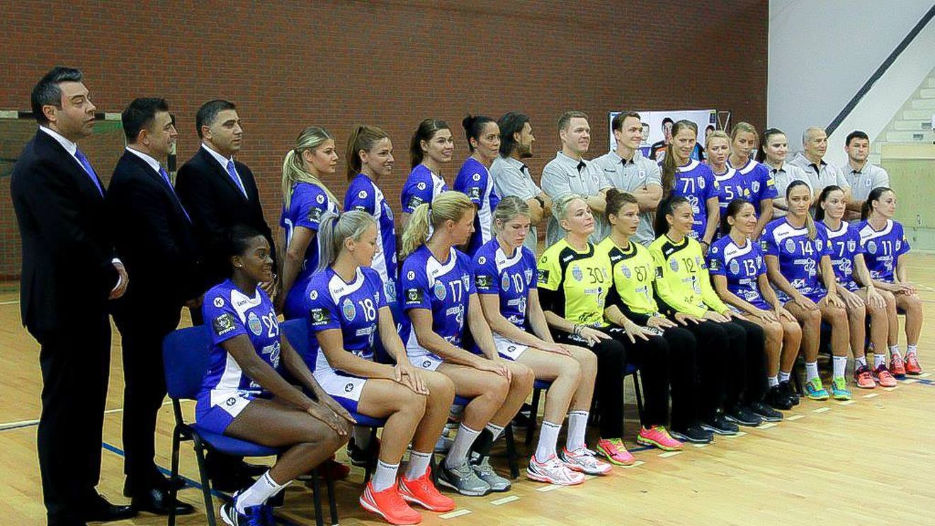 Prezentare de gală, joi seara, pentru CSM București. Jakob Vestergaard a evidențiat noua tendință în handbalul feminin. CSM Roman, gata de o mare surpriză