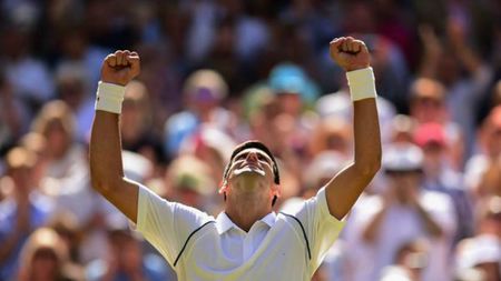 Hat-trick la Wimbledon! Nole Djokovic câștigă o finală magnifică: 7-6, 6-7, 6-4, 6-3 cu Roger Federer