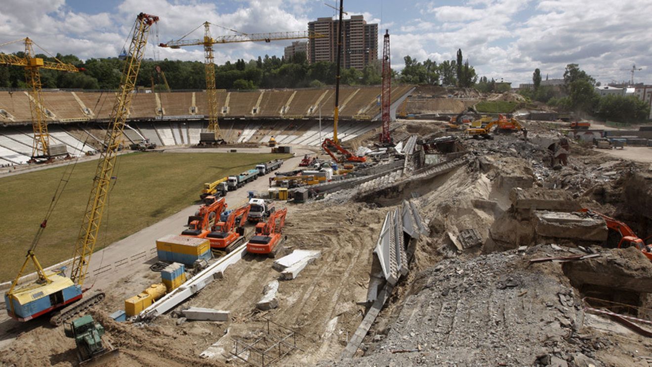 Pierd ucrainenii EURO 2012? **"Dacă nu există stadion la Kiev, nu va exista Euro în Ucraina"