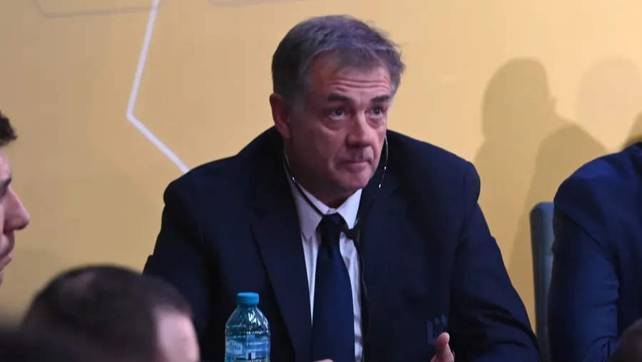În culise se pregătește îndepărtarea lui Kyros Vassaras de la șefia arbitrajului românesc. Cine e gata să-i ia locul