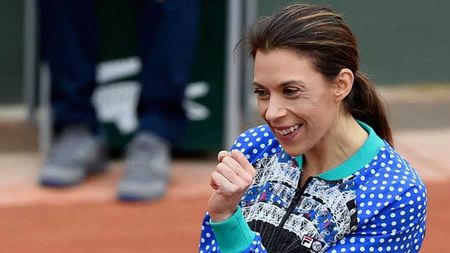 "Deocamdată, zâmbește. Să vedem după 18 zile de antrenament..." Și-a ratat revenirea în circuit, acum are o nouă misiune: să ducă o speranță a tenisului francez care s-a recuperat alături de victimele atacului de la Teatrul Bataclan la dueluri cu Halep și Kerber