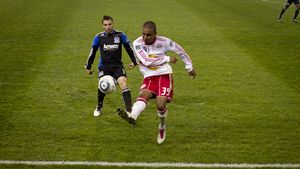 VIDEO Juan Agudelo, pe urmele lui Henry!** VEZI execuția ce amintește de perioada de glorie a "tunarului" Thierry