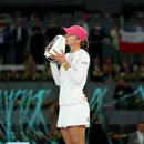 A „turbat” când a văzut cecul de la Madrid. Rivala Simonei Halep sigur nu a primit prea bine vestea, deși suma primită e uriașă: cu cât a luat mai puțin campioana Iga Swiatek pentru titlul WTA față de Aryna Sabalenka, câștigătoarea de anul trecut