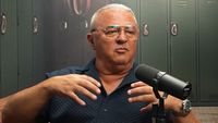 Dezvăluiri incendiare! Preşedintele lui Dinamo, ascultat de propriul fiu: „I-am pus microfon în vaza de argint ca să pot face golănii”