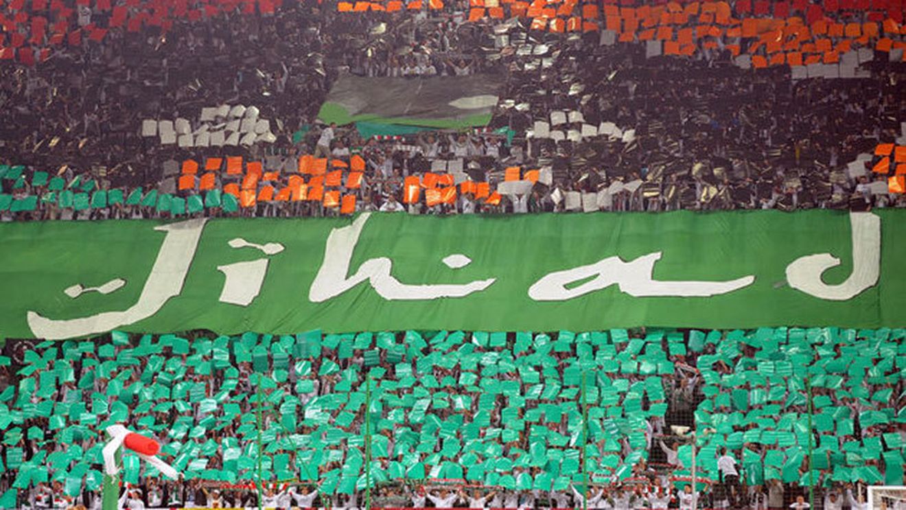 Legia merge cu "pile" la UEFA pentru a avea galerie cu Steaua: "E interesul Poloniei" O legendă, aliatul leșilor