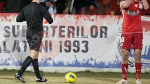 Kovacs recunoaște că a GREȘIT când l-a eliminat pe Marius Niculae!** Prima REACȚIE a arbitrului: "Ce să fac, să mă mut din țară?"