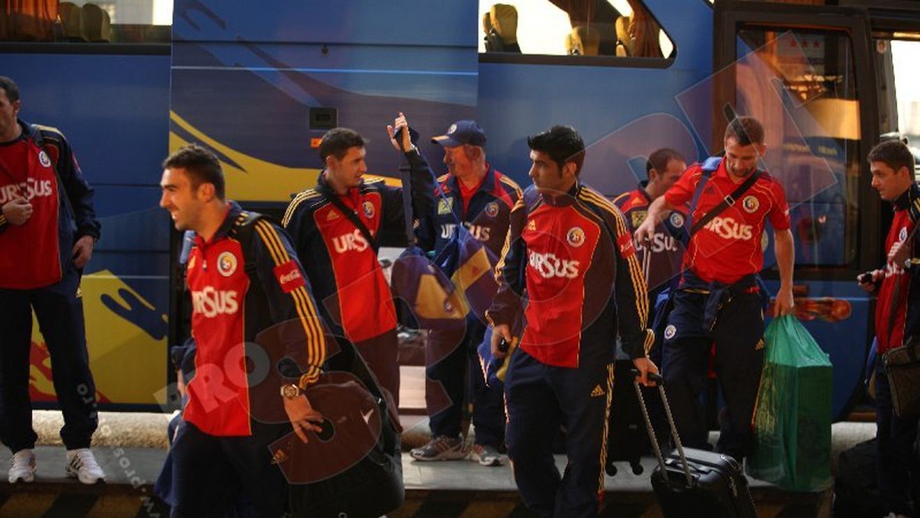 FOTO** Naționala a plecat spre Liege! Sandu, Dragomir și Păunescu, alături de tricolori